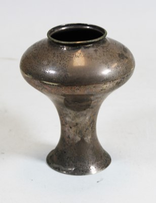 Lot 316 - An Edwardian silver presentation vase, having...