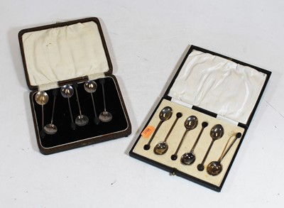 Lot 342 - A cased set of six George V silver coffee bean...