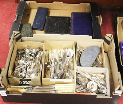 Lot 372 - Two boxes of miscellaneous cased and loose...