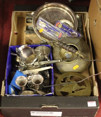Lot 373 - A box of miscellaneous metalware, to include...