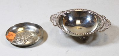 Lot 384 - A Continental silver porringer, having cast...