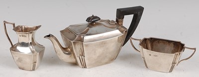 Lot 112 - An early 20th century silver bachelors...