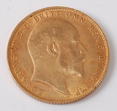 Lot 2011 - Great Britain, 1910 gold full sovereign,...
