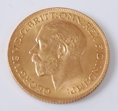 Lot 2015 - Great Britain, 1914 gold full sovereign,...