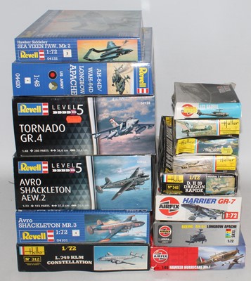 Lot 1018 - Group of Airfix, Revell, Heller plastic...