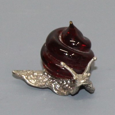 Lot 126 - A contemporary Italian silver and amber...