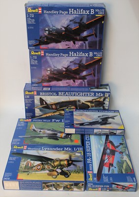 Lot 1021 - A group of 7 Revell aircraft kits to include a...