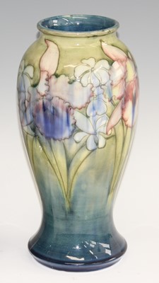 Lot 24 - A large mid-20th century William Moorcroft...