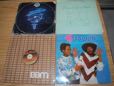 Lot 658 - Two boxes of miscellaneous 12" vinyl, albums...