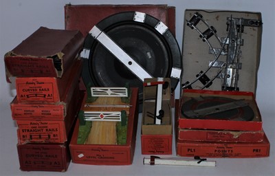 Lot 207 - A very large plastic crate and a large...