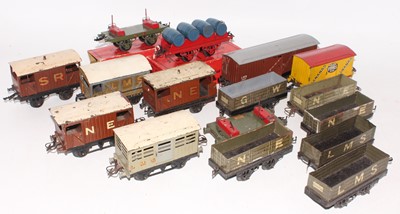 Lot 208 - Large tray containing 15 Hornby mainly pre-war...