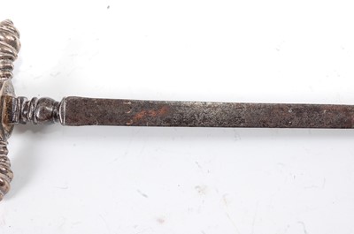 Lot 2261 - An Italian Gunners Stiletto Dagger, late 17th...
