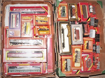 Lot 435 - 48 various boxed and loose 00 scale wagons and...