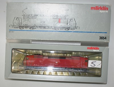 Lot 448 - A Marklin H0 model No. 3654 electric...