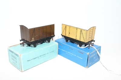 Lot 554 - Two uncommon Hornby-Dublo D1 3-rail wagons: SR...