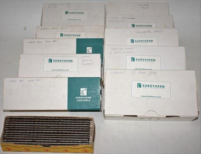 Lot 566 - Large tray containing over 150 pieces Trix...