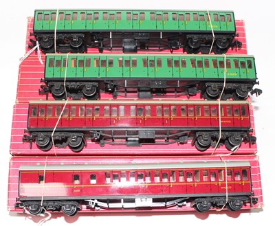 Lot 571 - Four Hornby-Dublo suburban coaches: 4081 BR(S)...
