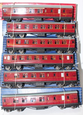 Lot 573 - Six Hornby-Dublo D22 maroon coaches: 1st/2nd,...