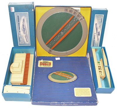 Lot 579 - Three Hornby-Dublo D1 items: turntable,...