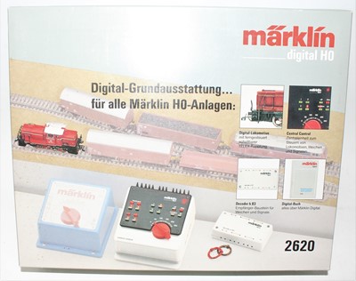 Lot 451 - A Marklin H0 model No. 2620 train set...