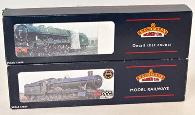 Lot 463 - A Bachmann boxed 00 gauge locomotive group,...