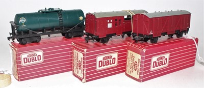 Lot 334 - 3 Hornby Dublo wagons, plastic wheels, 4685...