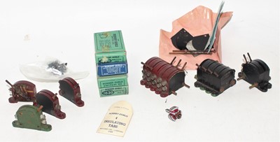 Lot 366 - Hornby Dublo Switches 4x green, 7x black, 8...