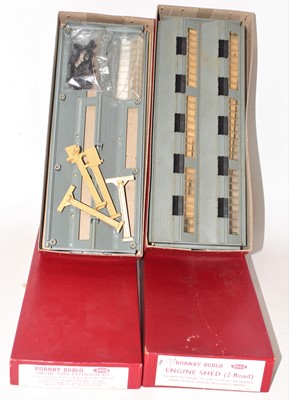 Lot 393 - Hornby Dublo Engine Shed Kit 5005 and...