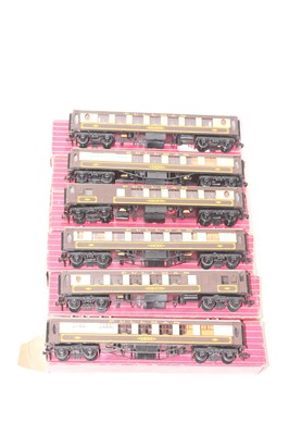 Lot 338 - 6 Hornby Dublo Pullman Cars 4035/6/7, 3x Aries,...