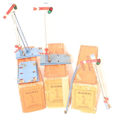 Lot 243 - 3 Hornby Single Arm control signals, 2x Home...