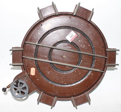 Lot 255 - Gauge 1 clockwork turntable with 6 roads,...