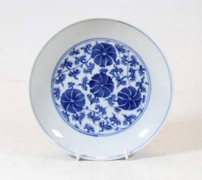 Lot 211 - A Chinese porcelain blue and white dish,...