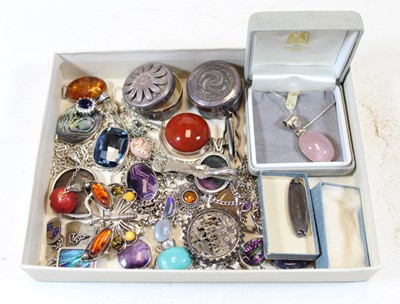 Lot 344 - A collection of miscellaneous costume and...
