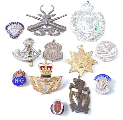 Lot 2408 - A collection of miscellaneous items to include...