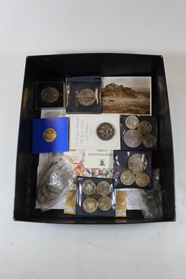 Lot 452 - A collection of miscellaneous coins, to...