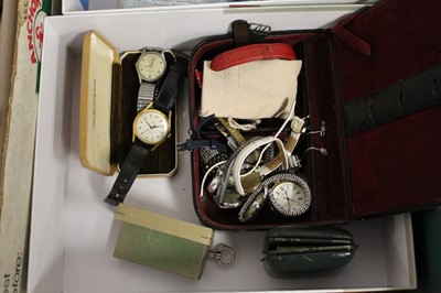 Lot 481 - A collection of miscellaneous items to include...