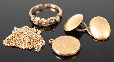 Lot 403 - A single 15ct gold cufflink, 2.5g; together...