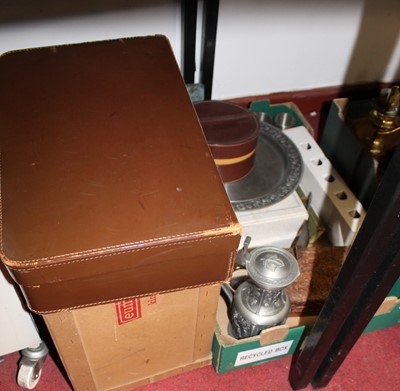 Lot 495 - A boxed Photomatic Projector, together with...