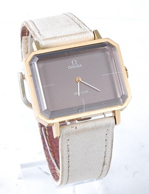 Lot 2705 - A vintage 1970s lady's gilt metal cased Omega...