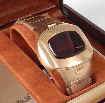 Lot 2706 - A gent's gilt metal Pulsar Time Computer LED...
