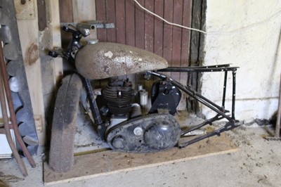 Lot 3441 - A 1948 BSA C11 project for restoration, engine...