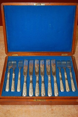 Lot 336 - A cased set of twelve late Victorian silver...
