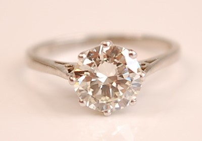 Lot 3101 - A platinum diamond solitaire ring, comprising...