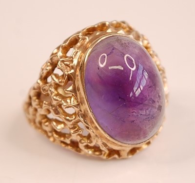 Lot 3094 - A 9ct yellow gold amethyst dress ring,...