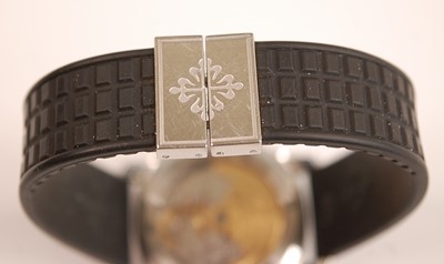 Lot 3160 - A gent's Patek Philippe Aquanaut stainless...