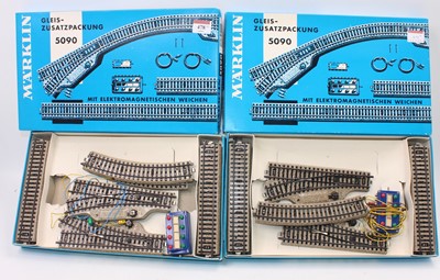 Lot 478 - Two Marklin HO 5090 track pack:- 2 points, 2...