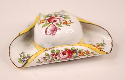 Lot 3171 - A late 19th century enamel patch box in the...