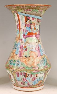 Lot 3232 - A 19th century Chinese Canton famille rose...