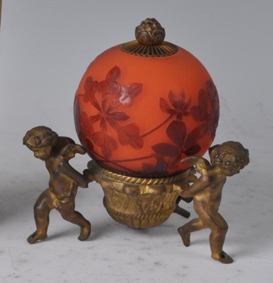 Lot 80 - An early 20th century Gallé cameo glass and...