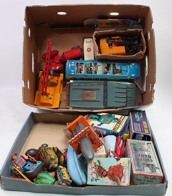 Lot 1921 - Collection of various tinplate cars and...